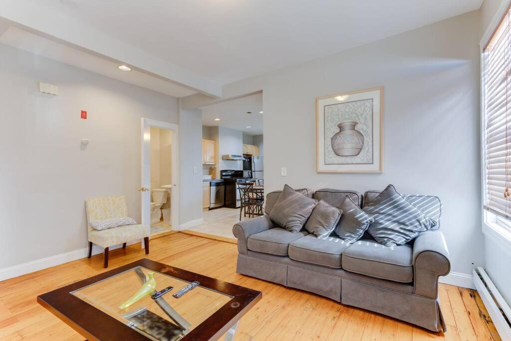 New! Near Mbta, 3mi To Fenway ! Appartement *